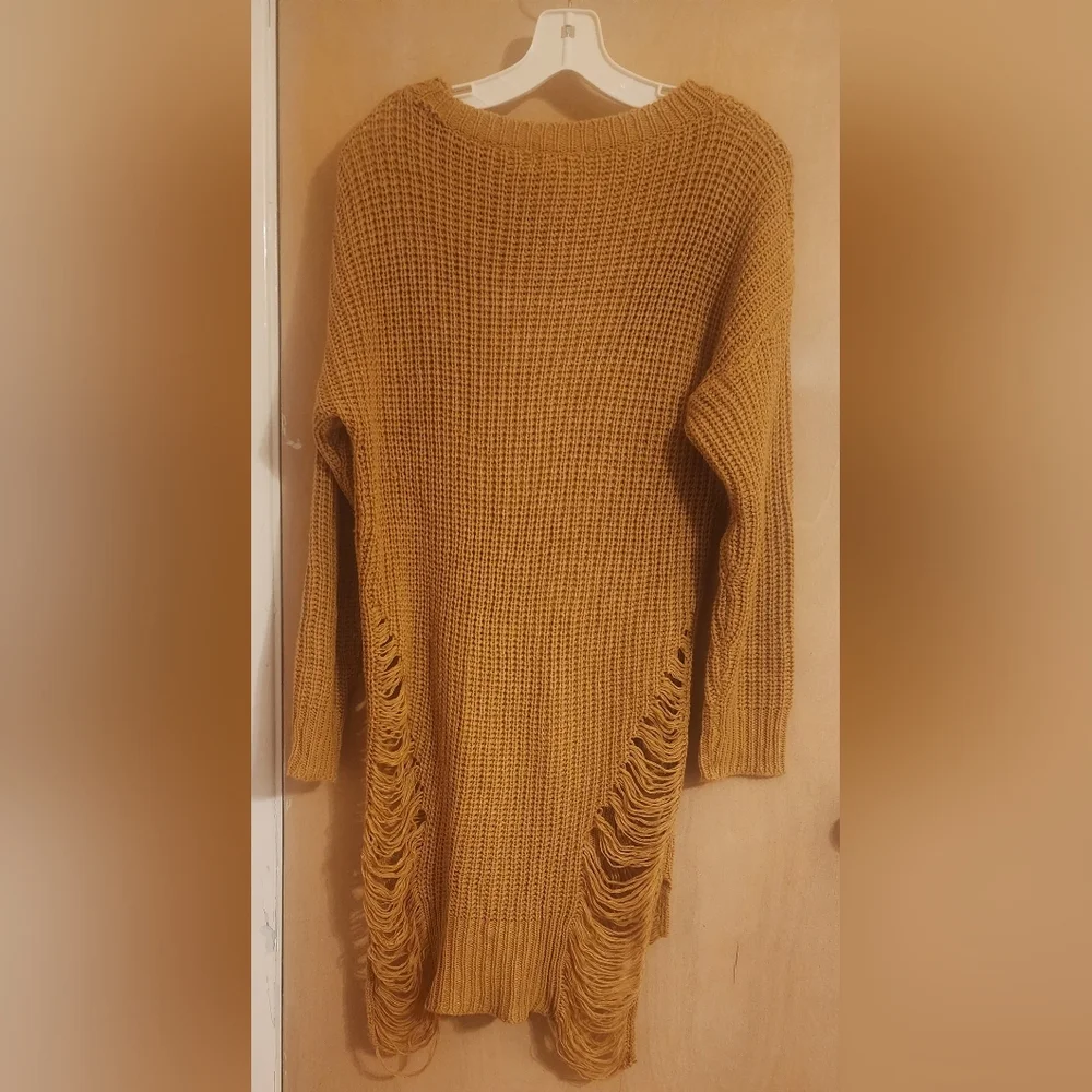 Ripped long,oversized sweater - Picture 3 of 3